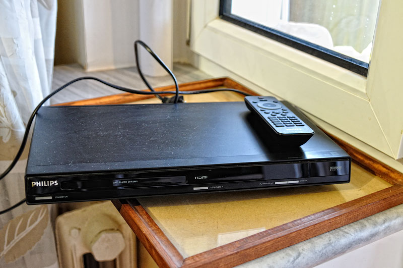DVD-проигрыватель Отдам даром DVD-проигрыватель "Philips"