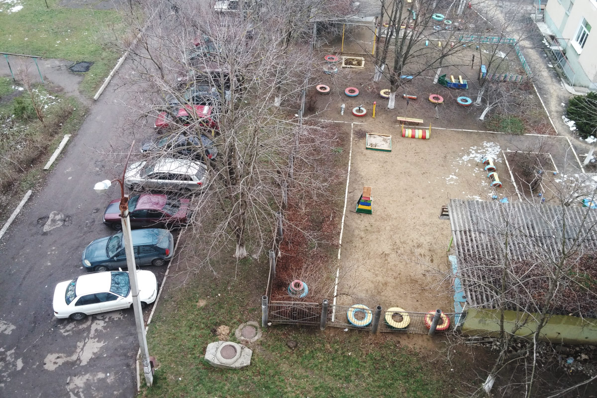 Самовольная парковка на Западном в Тирасполе
