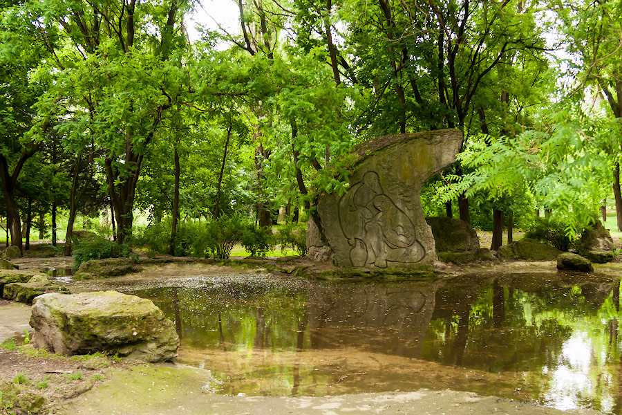 Парк имени в селе Чобручи (Приднестровье) (6)